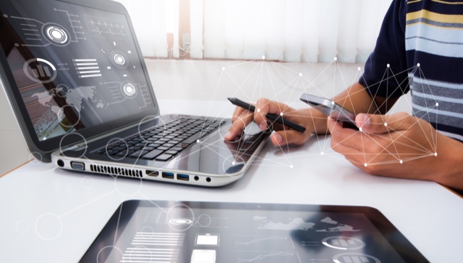Quels sont les prestataires obligatoires pour se lancer sur le web ?